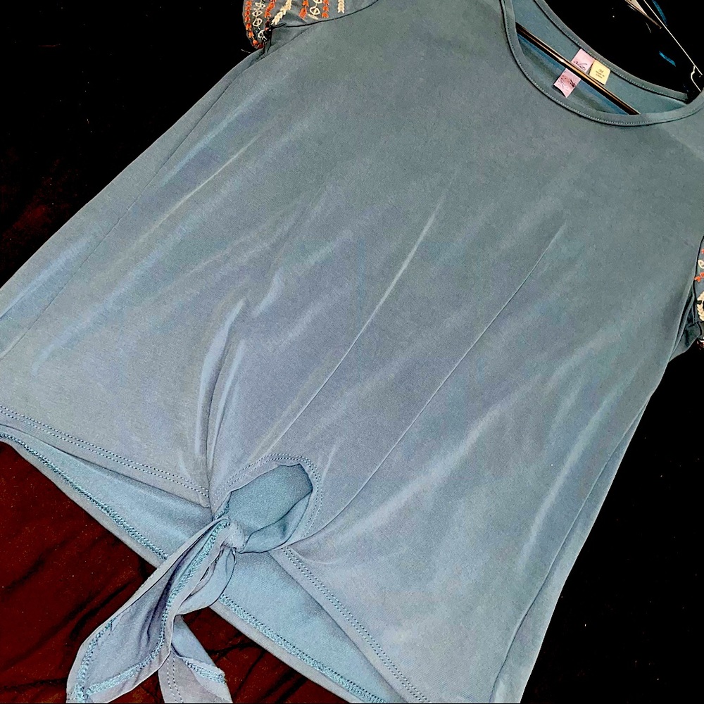 Women’s Blue Short Sleeve Top 💙